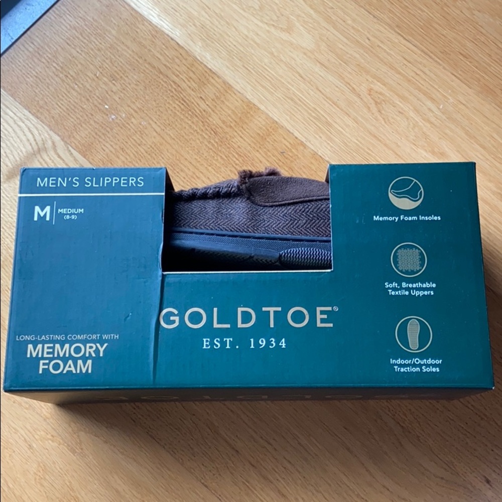 Gold Toe Mens Slippers Memory foam. Size m(8-9)